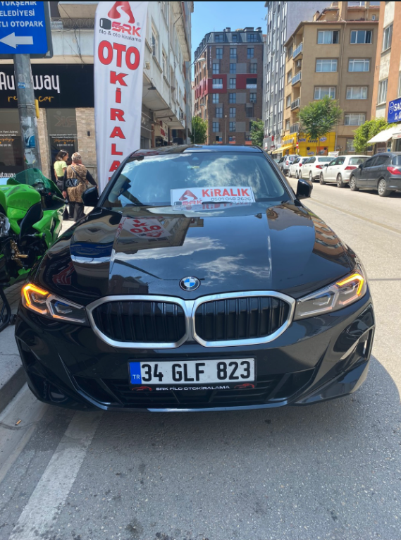 BMW 320i Sedan